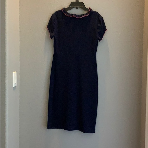 navy and pink ruffle form fitted dress - Picture 2 of 4